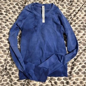 Lululemon Blue Tie Dye Long Sleeve Swiftly Tech, Size 2, Perfect Condition